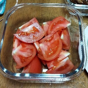 フルーツトマトサラダ